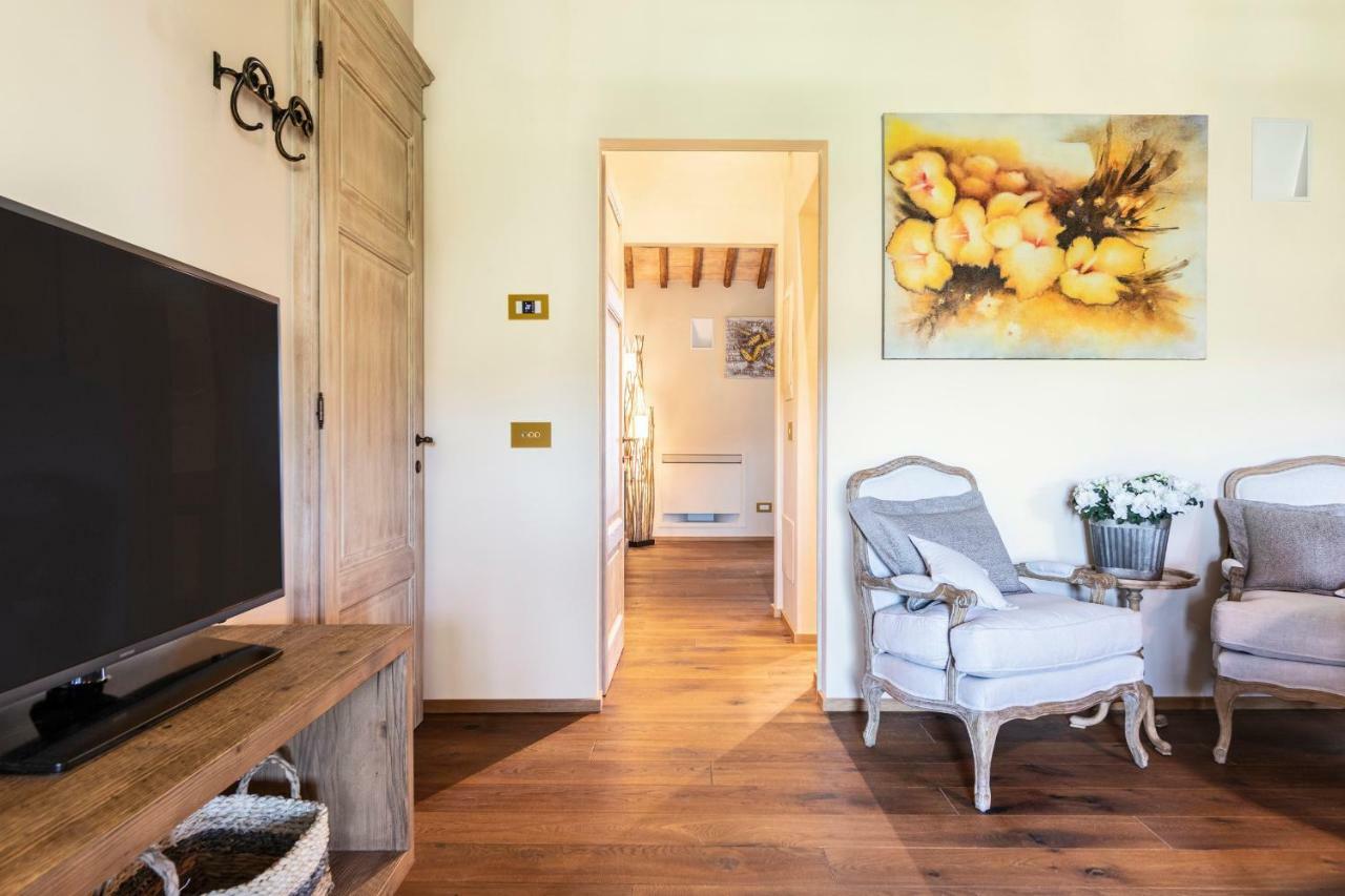 Capanna Suites Монтальчино Экстерьер фото